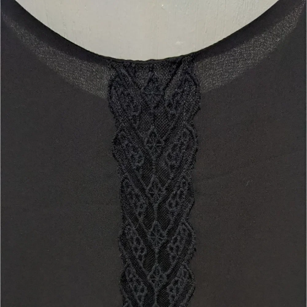 Astr the Label | Lace Trim Shift Dress in Black - Picture 7 of 12